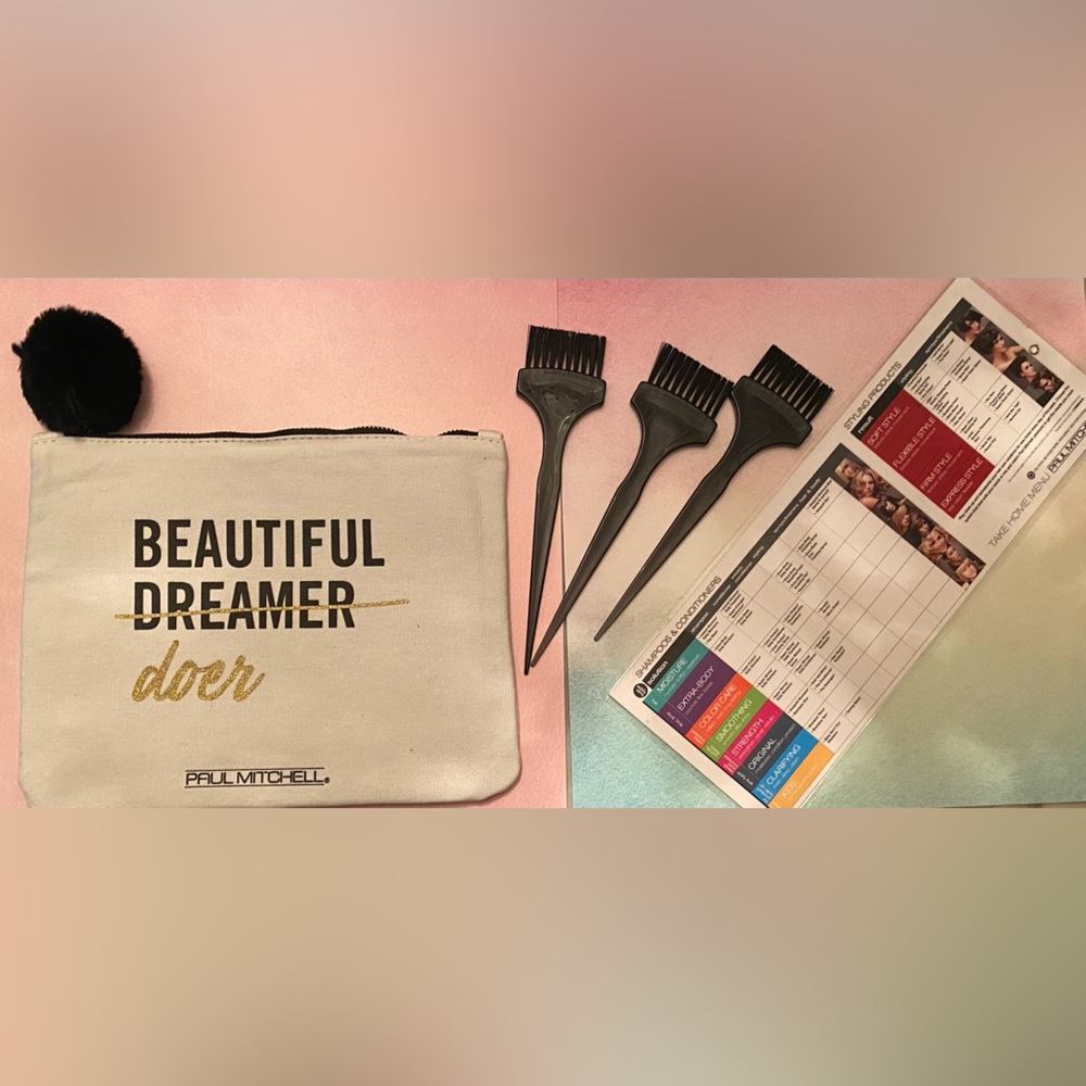 Color brush , take home menu and cosmetic bag